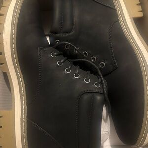 Black women’s Boots size 9.5, NIB